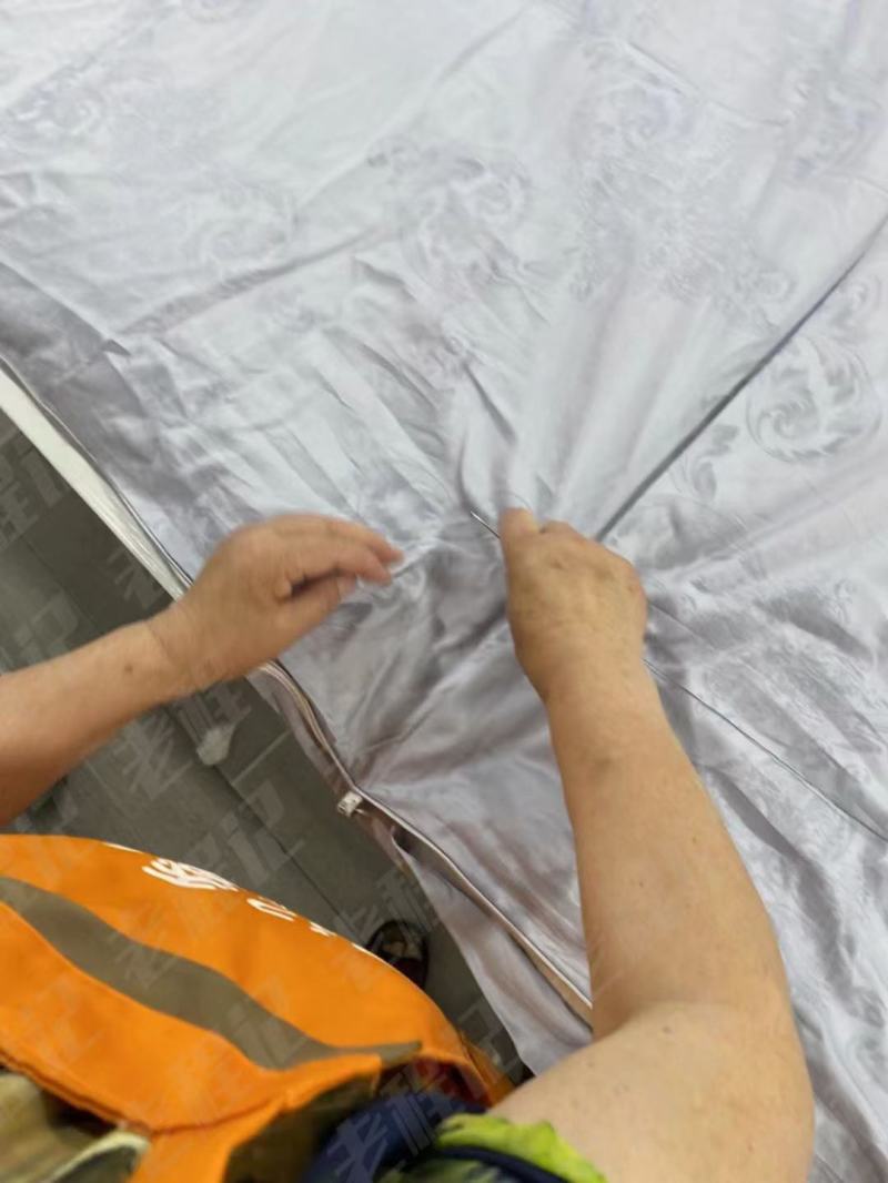 夏凉蚕丝被的促销活动开始，都是纯手工制作蚕丝被，价格很优