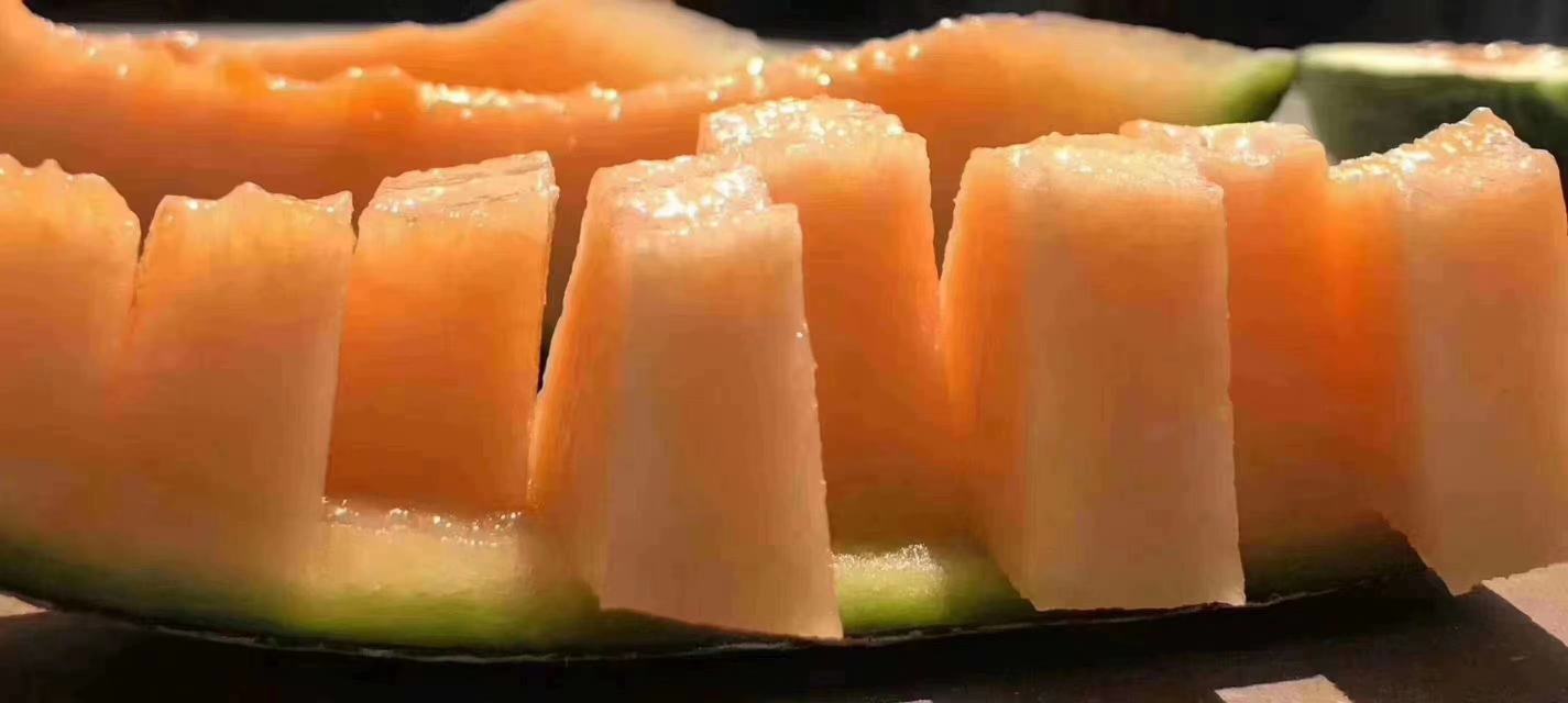 西州蜜瓜切开展示