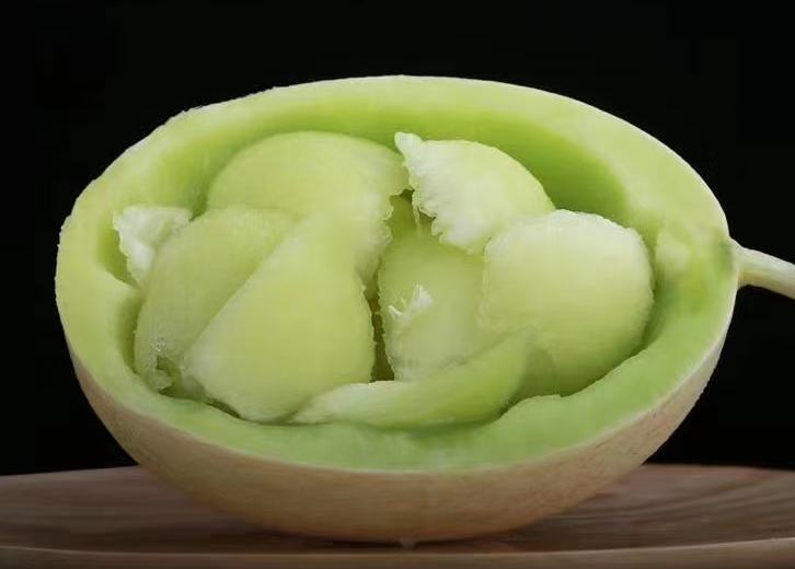 西瓜切开是白色的正常现象