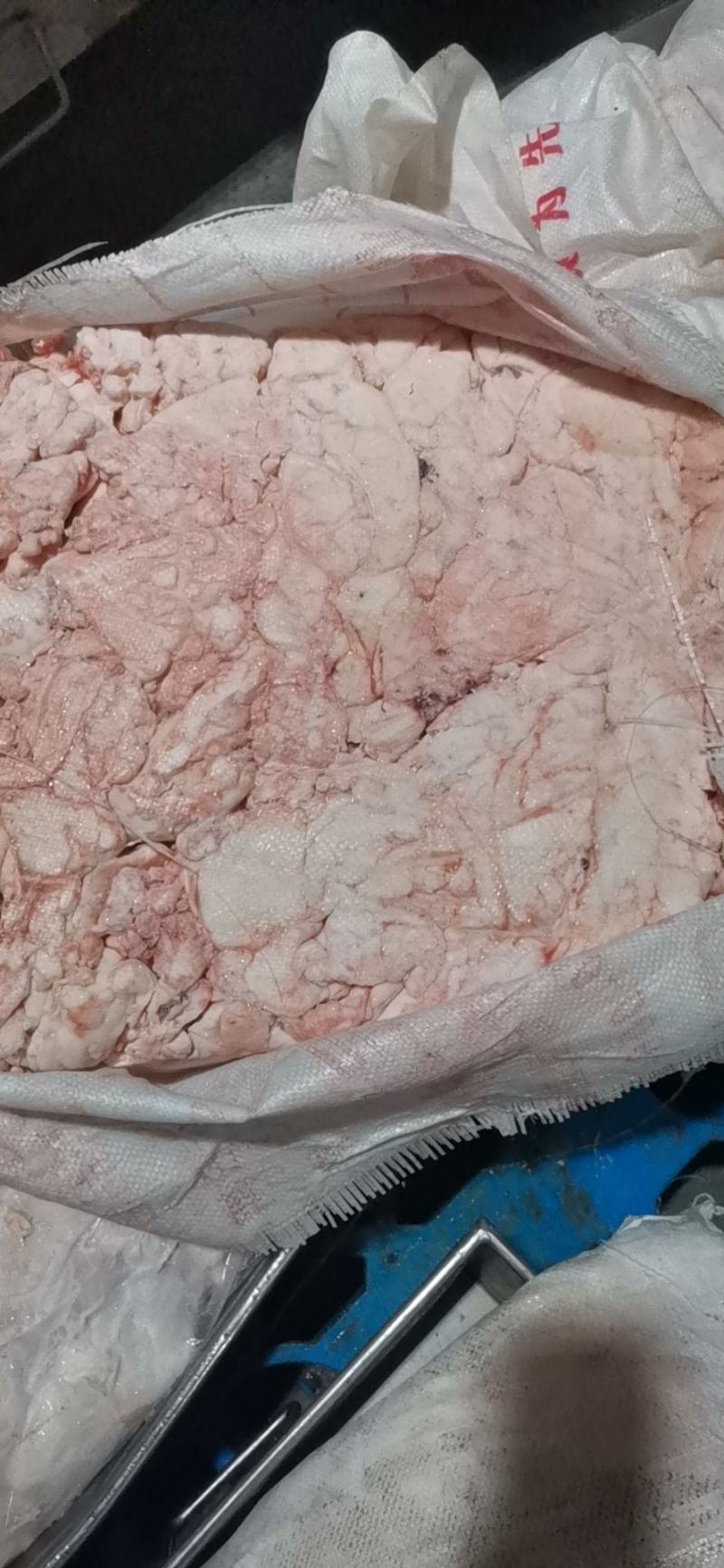 草膘羊-羊尾油，精选，色泽光亮，是烧烤店烤串的上等佳品