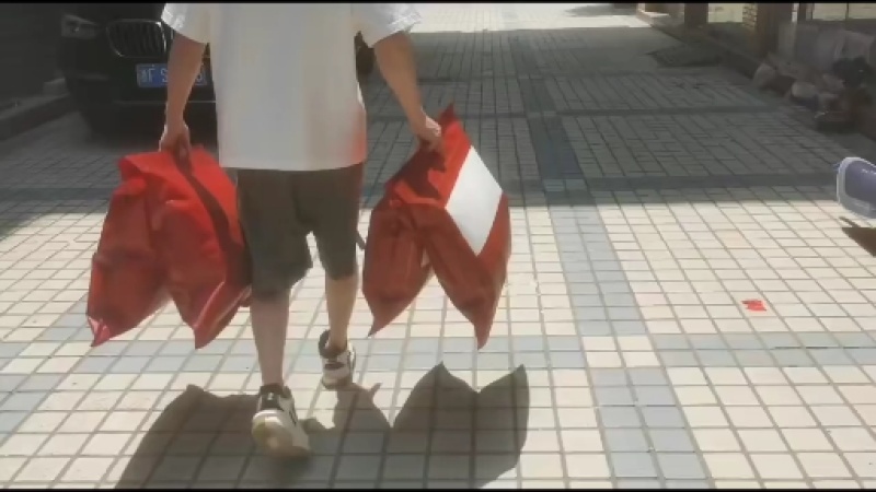 纯手工桑蚕丝被。对接超市。送礼品。质量保证，价格很优。
