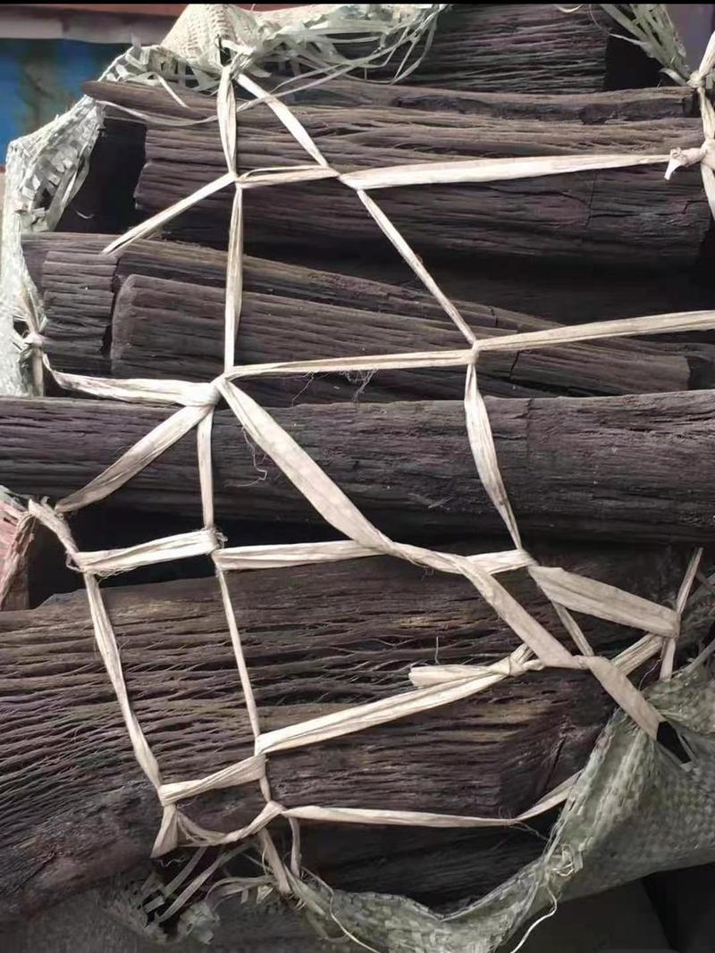 木炭进口木炭工业炭烧烤炭原木木炭量大从优
