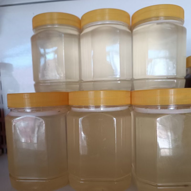 农家蜂蜜最正尊，都是小蜜蜂的工劳，我只负责销售