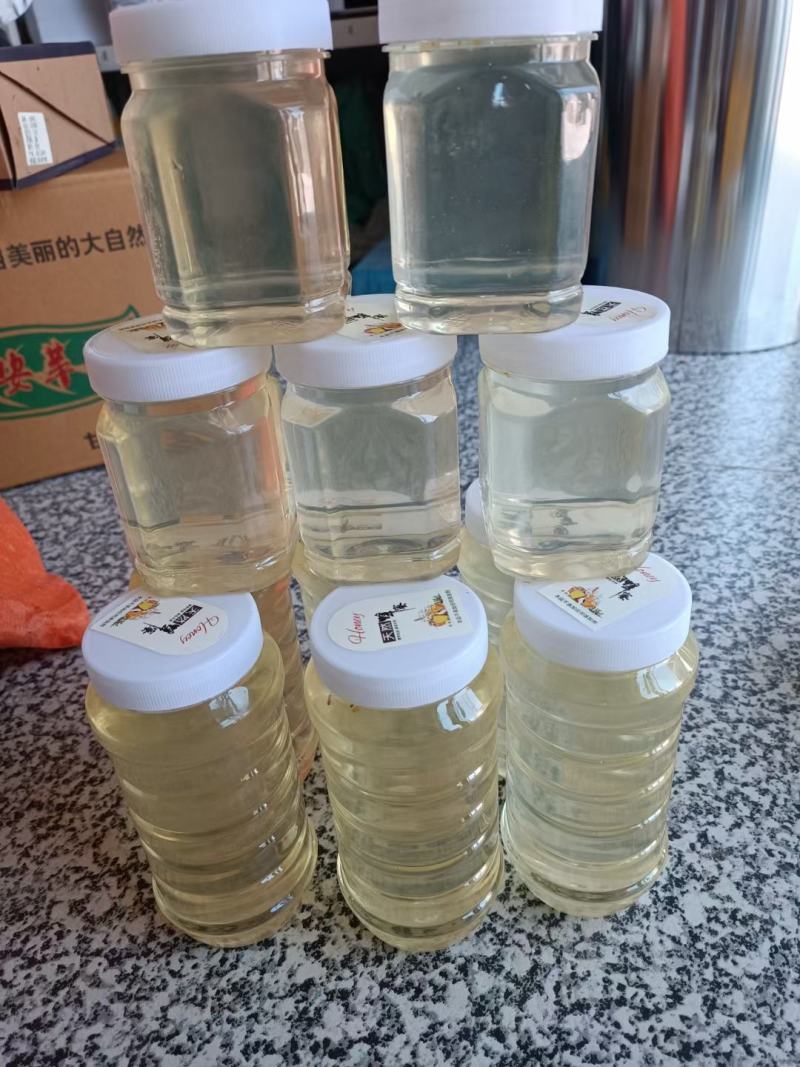 农家蜂蜜最正尊，都是小蜜蜂的工劳，我只负责销售