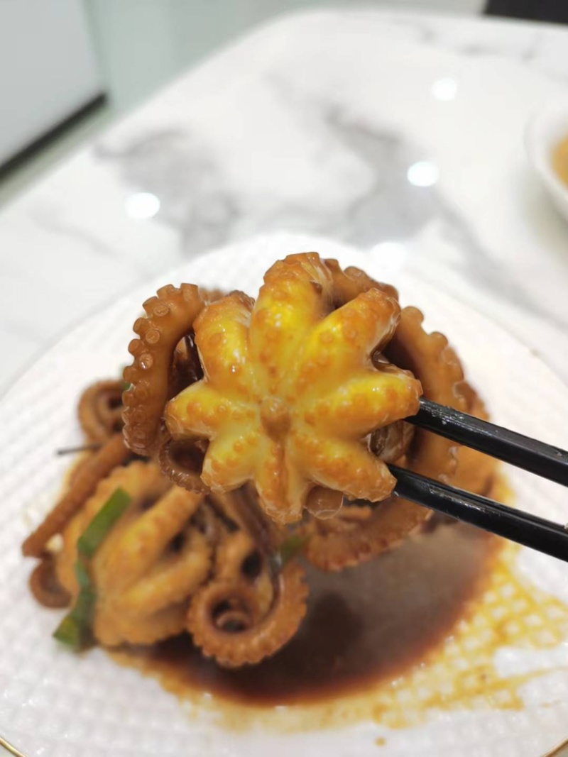 长腿八爪鱼线稍小长腿连云港本地章鱼冷冻批发