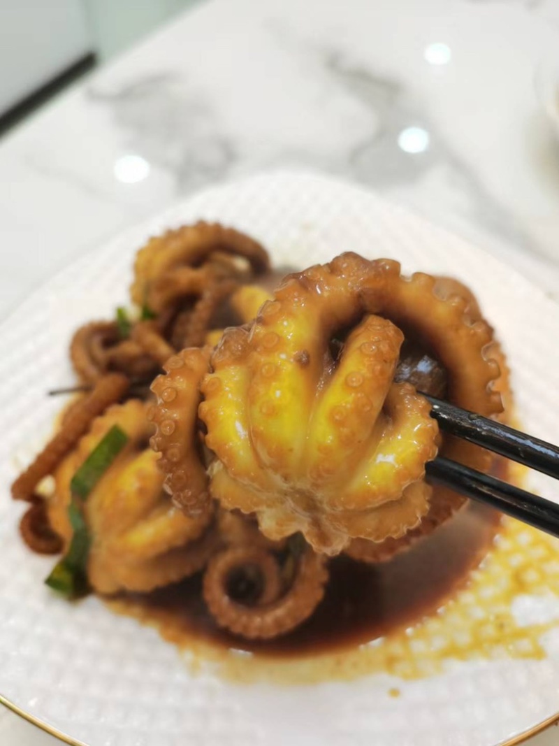 长腿八爪鱼线稍小长腿连云港本地章鱼冷冻批发