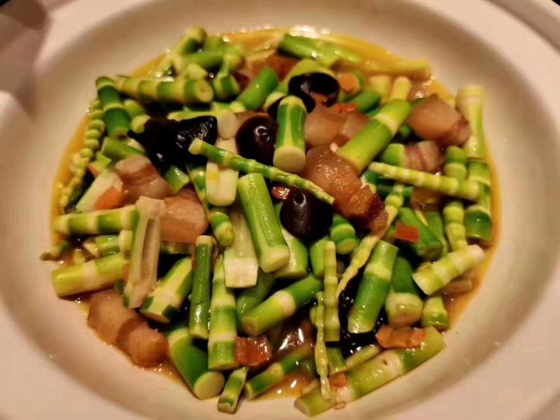 高山绿笋，源于自然，口感细腻，色绿肉厚，食材佳品