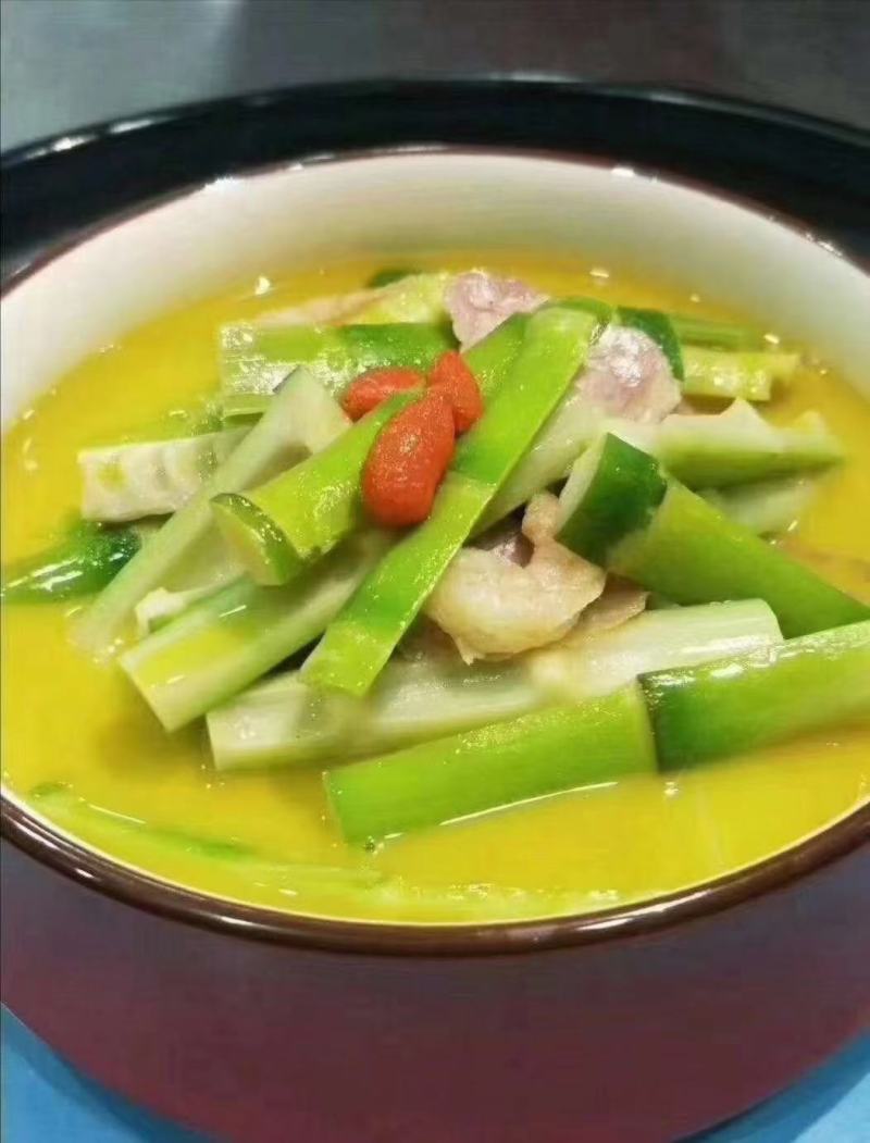 高山绿笋，源于自然，口感细腻，色绿肉厚，食材佳品