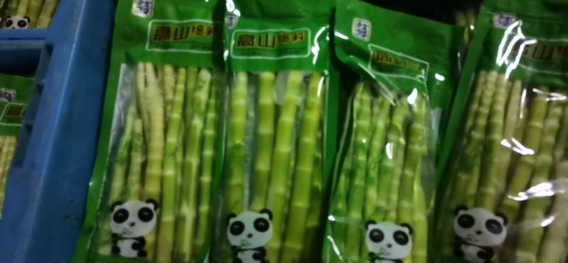高山绿笋，源于自然，口感细腻，色绿肉厚，食材佳品