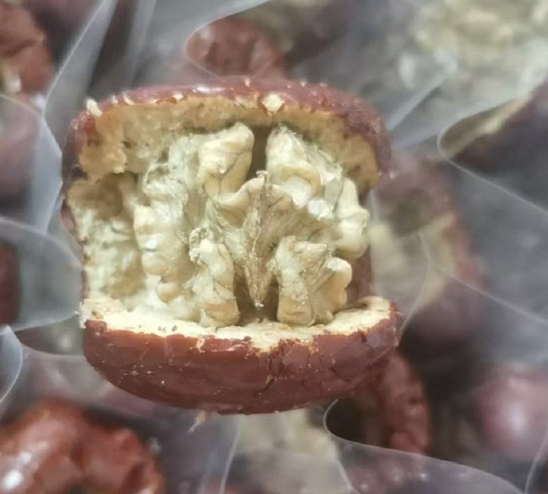 河北沧州红枣夹核桃厂家直销袋装1个装选用优质大枣核桃仁