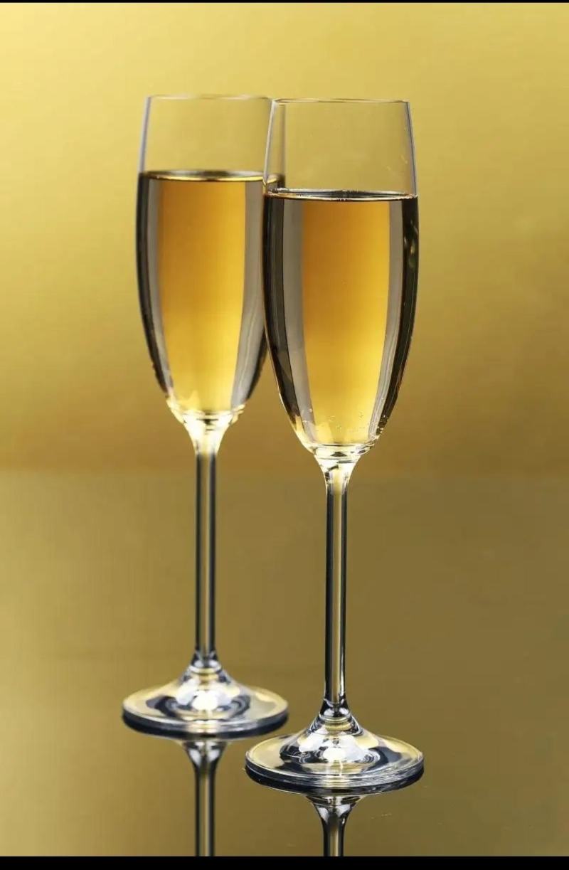 500克小坛酒每件六坛，礼品盒
