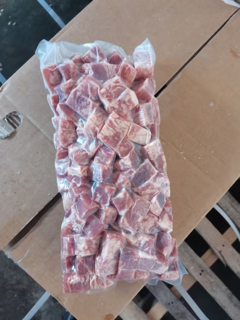牛肉粒，可按要求定制各种包装，可供电商。