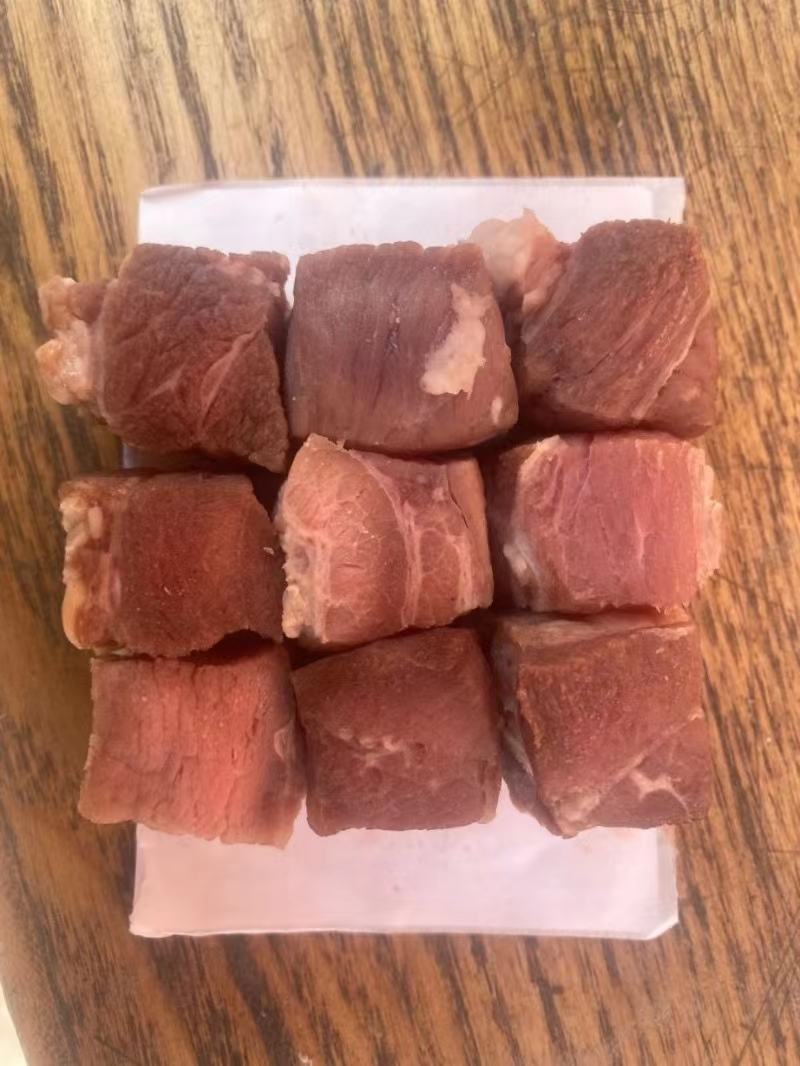 牛肉粒，可按要求定制各种包装，可供电商。