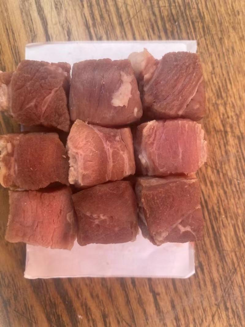 牛肉粒，可按要求定制各种包装，可供电商。