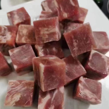 牛肉粒，可按要求定制各种包装，可供电商。