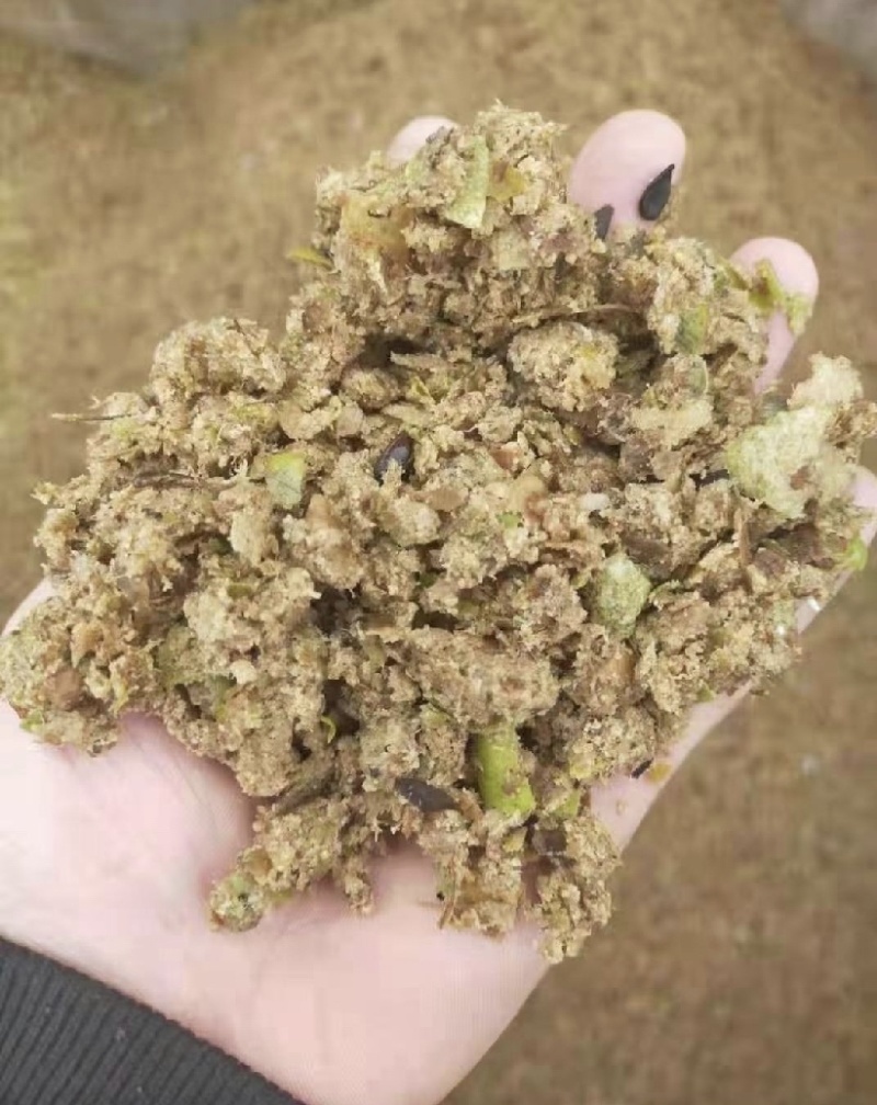 粉碎梨渣适合各种养殖成本低质量好需要的可以联系我