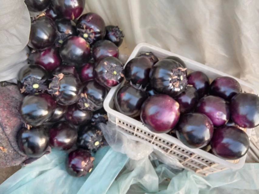 梨与茄子制作的健康沙拉