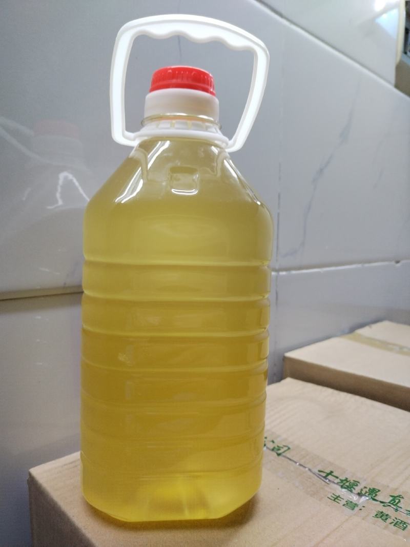 黄酒，优级黄酒18度左右原浆酒，无添加，无勾兑。