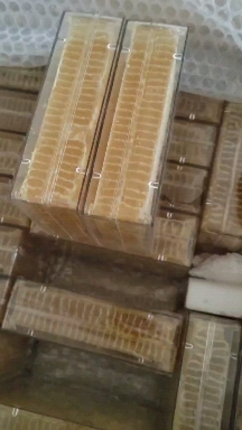 深山蜂巢蜜品质保证货源充足注：【盒装】