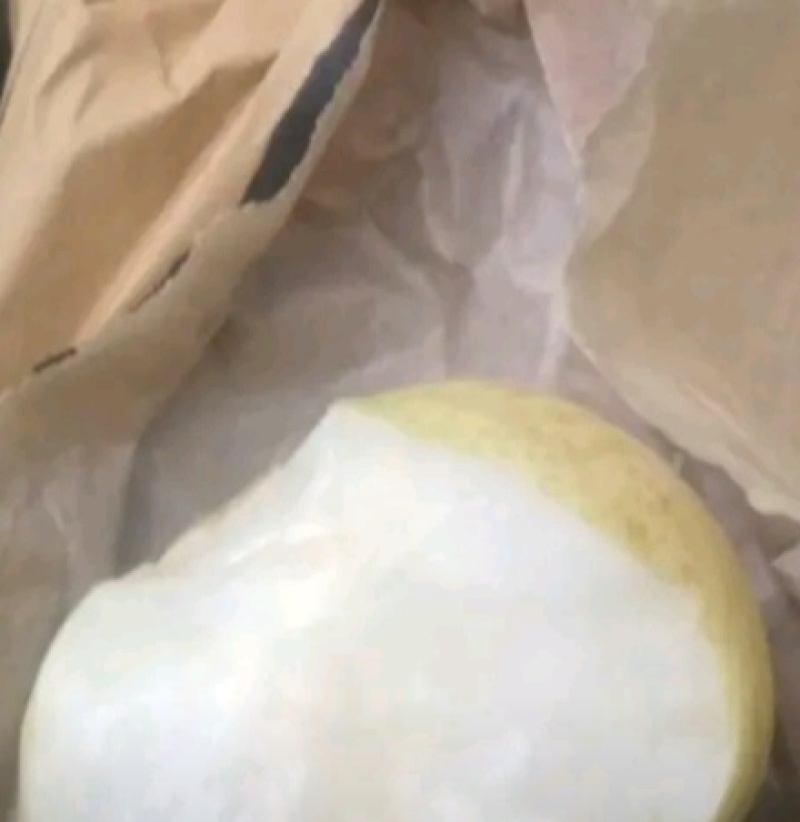 莱西市黄金梨，口感好，果肉脆甜，想要的老板联系我