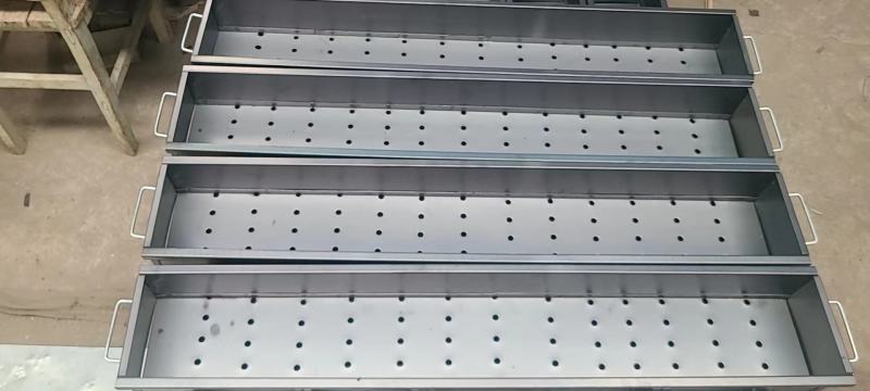 烧烤用具，烧烤炉，使用方法简单，结实耐用，做工好。可订做