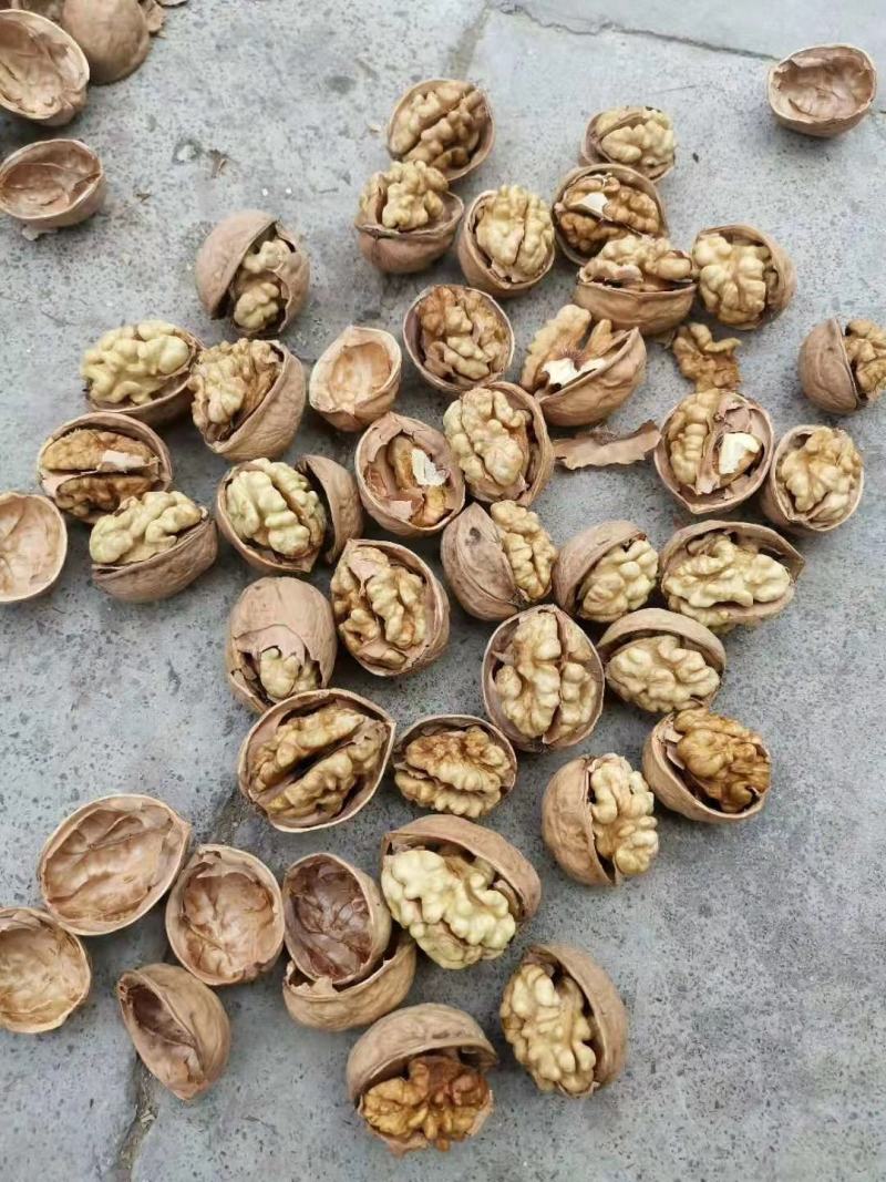 新疆和田薄皮核桃核桃仁，绿色食品每个人的选择！