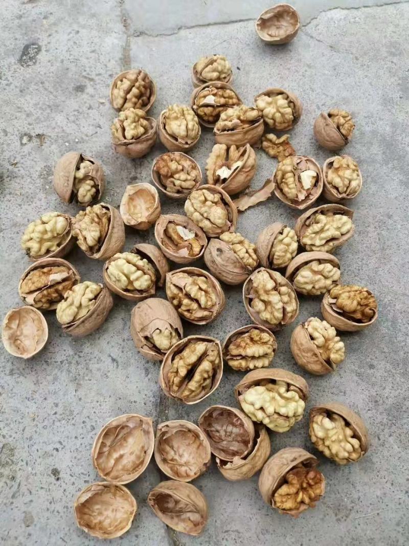 新疆和田薄皮核桃核桃仁，绿色食品每个人的选择！