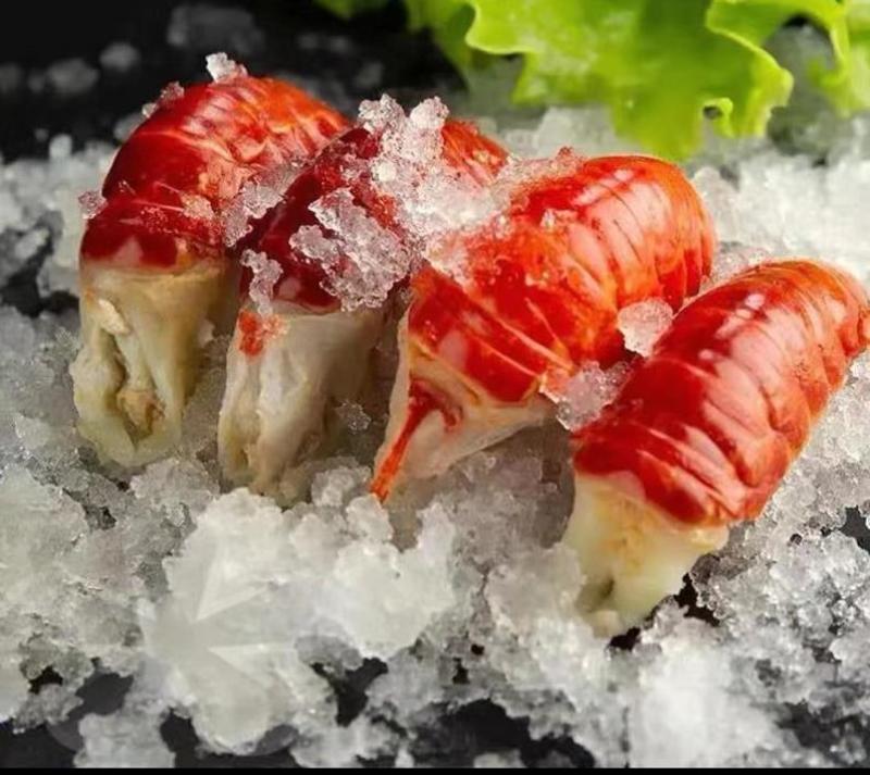 鲜活龙虾蒸煮现剥爆炒，芝士虾尾，虾尾炒面