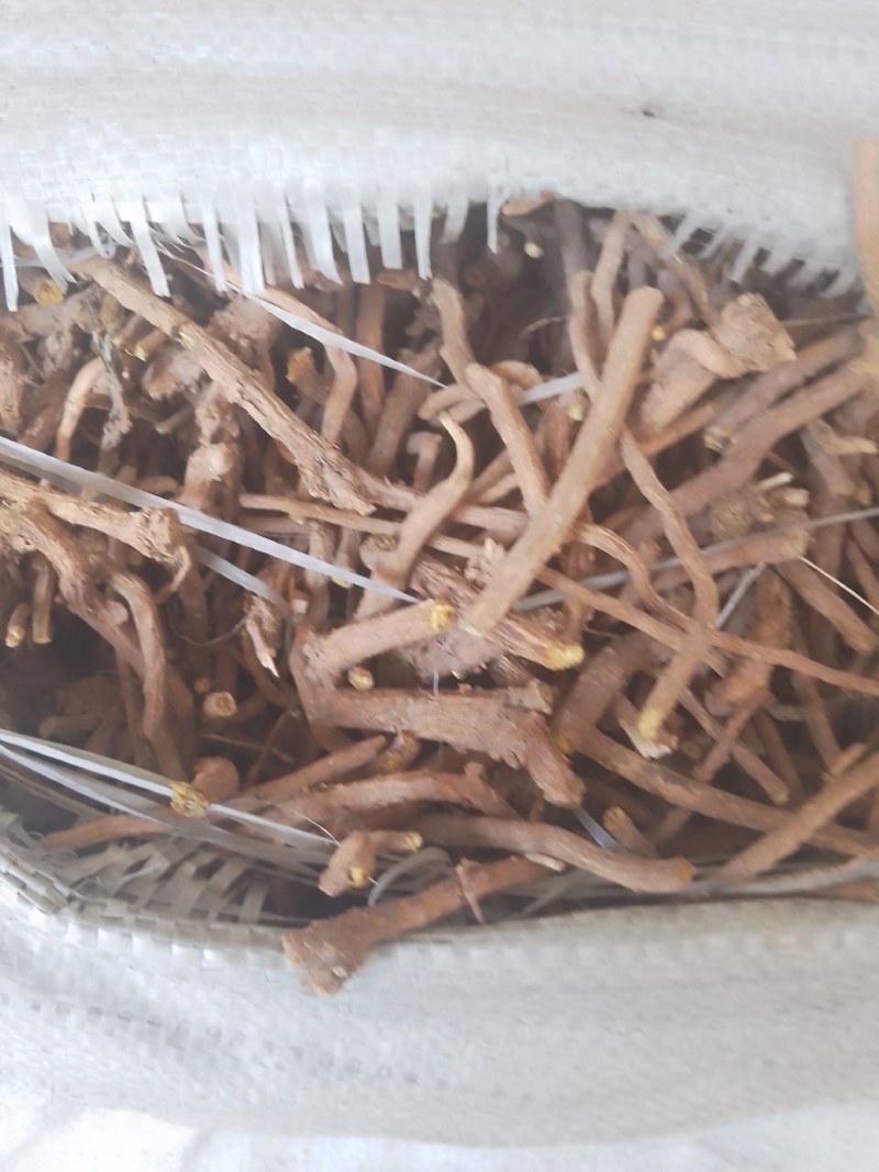 黄芩，柴胡，丹参远志