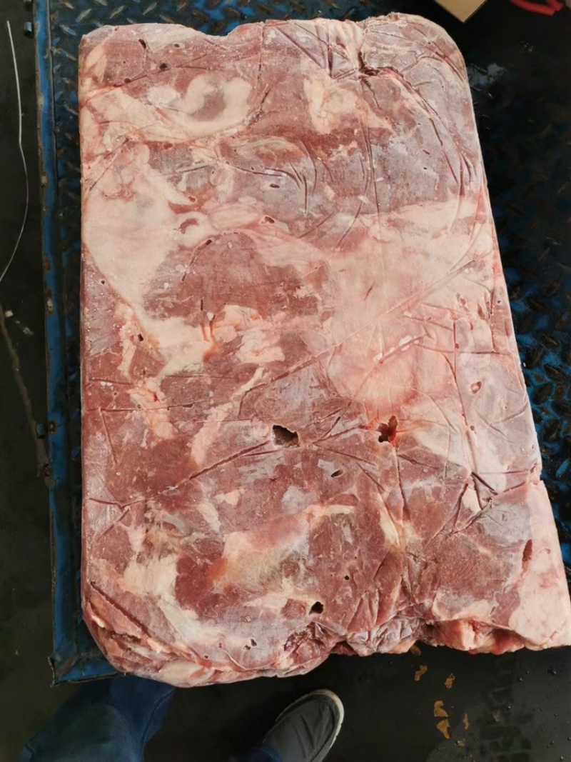 羔羊肉板，24一斤，50斤定装，前后腿肉混装