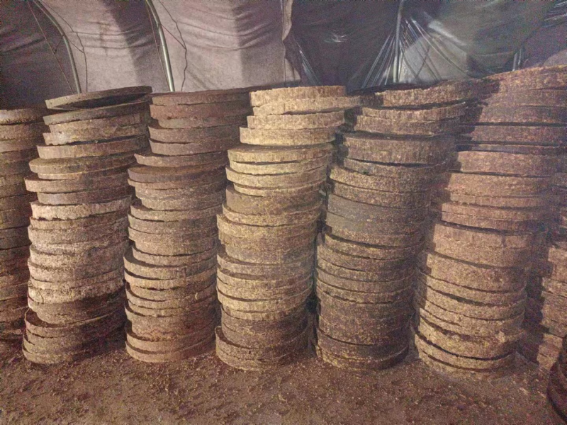 肯德基油饼食品厂下来的油渣下脚料