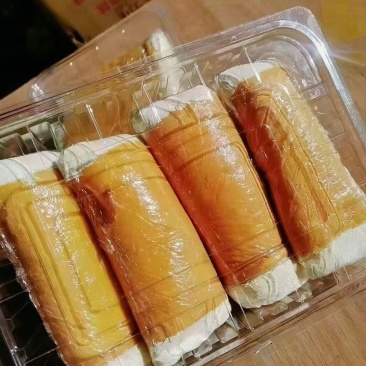 奶油蛋糕卷，一盒4卷，一箱12盒
