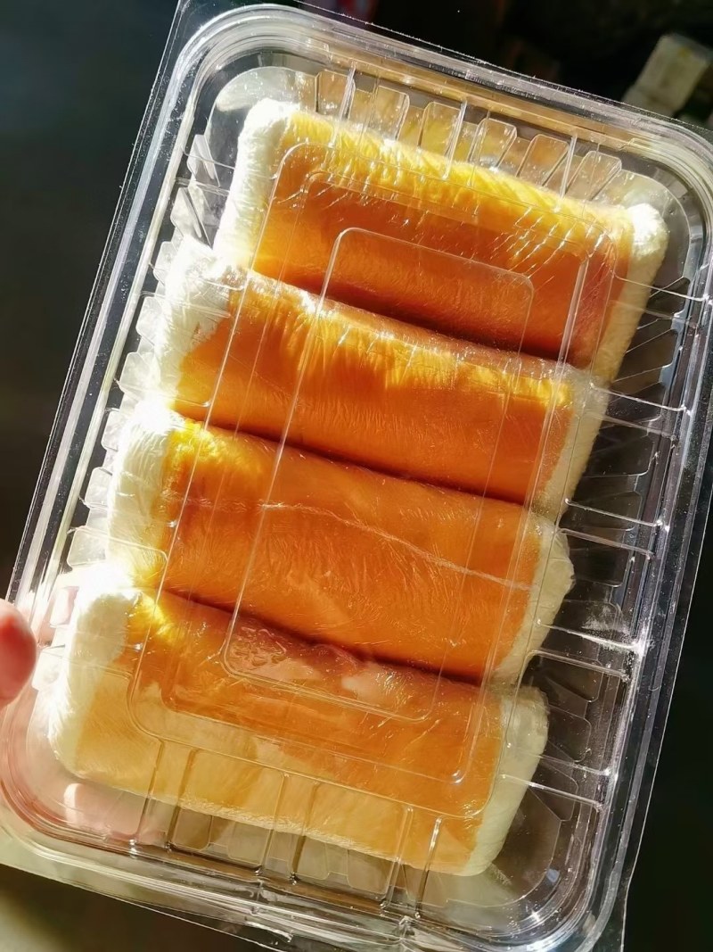 奶油蛋糕卷，一盒4卷，一箱12盒