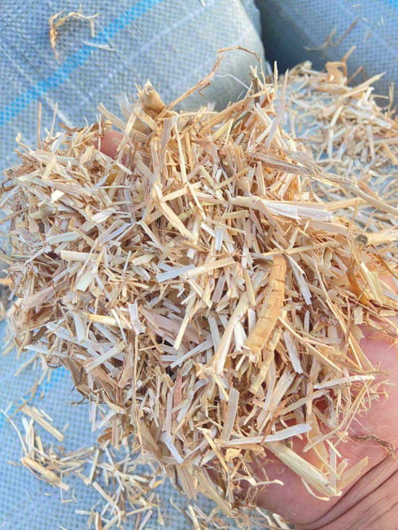 精品麦草牛羊草料白亮二次柔丝除尘厂家批价质量保证