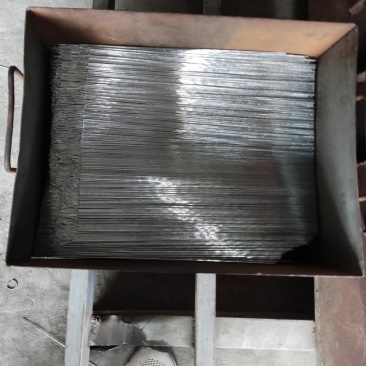烧烤用具，可以订做不同型号，铁圆签，使用简单，结实耐用。