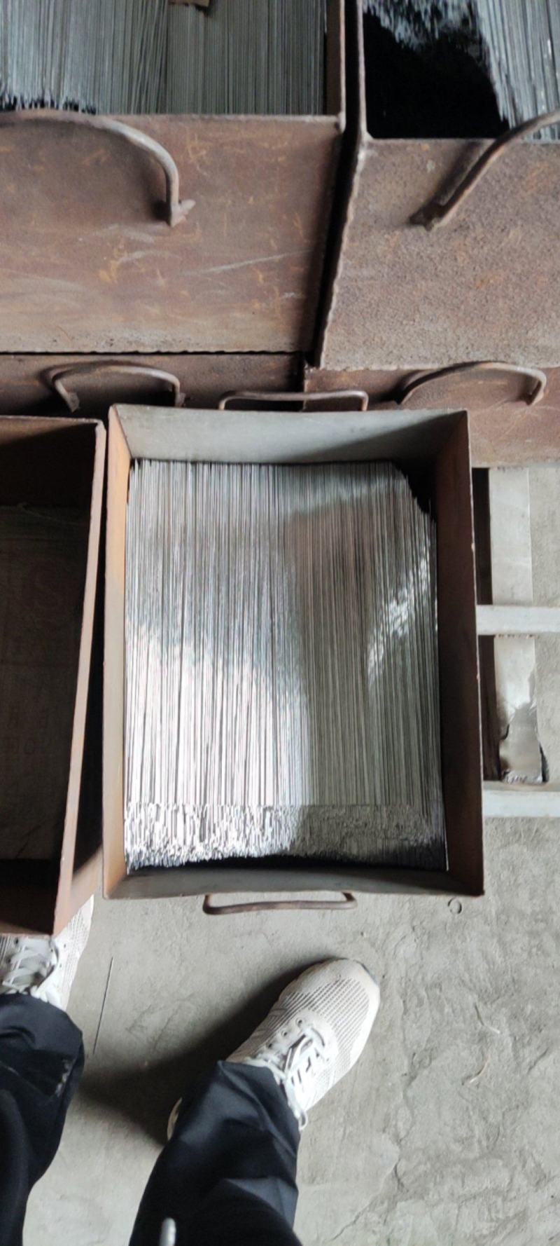 烧烤用具，可以订做不同型号，铁圆签，使用简单，结实耐用。