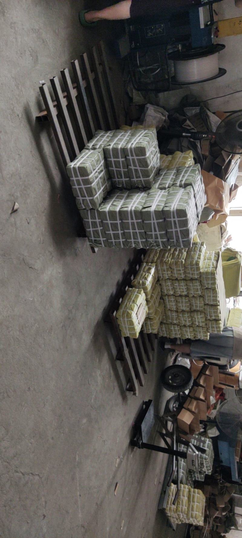 烧烤用具，可以订做不同型号，铁圆签，使用简单，结实耐用。
