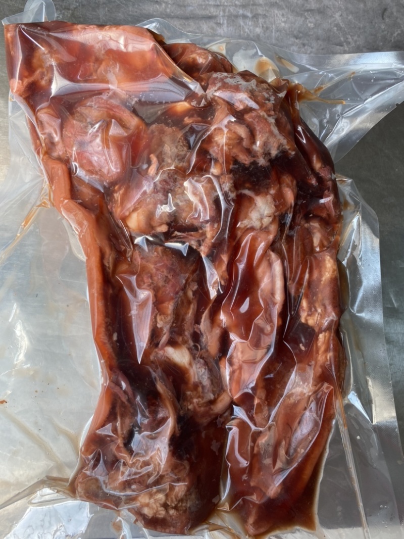 脱脂酱香猪头肉批发，肥而不腻，酱香浓郁