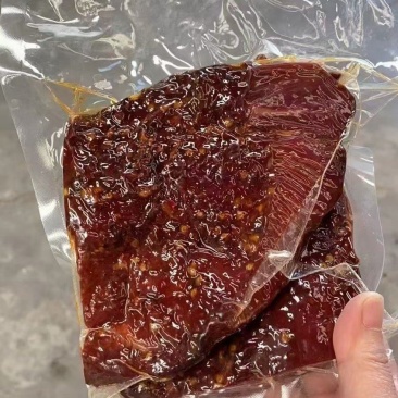 猪肉酱香肉好质量好品质，半斤一袋和一斤开袋即食价格美丽。