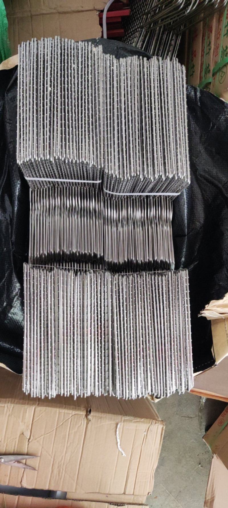 不锈钢烧烤用具，烧烤夹，小方格型号，结实耐用，做工好。