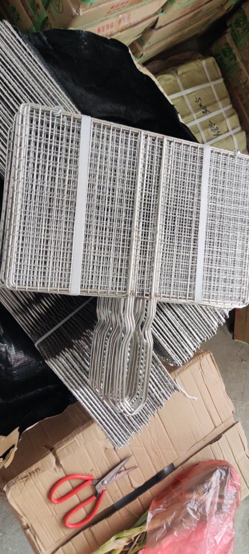 不锈钢烧烤用具，烧烤夹，小方格型号，结实耐用，做工好。