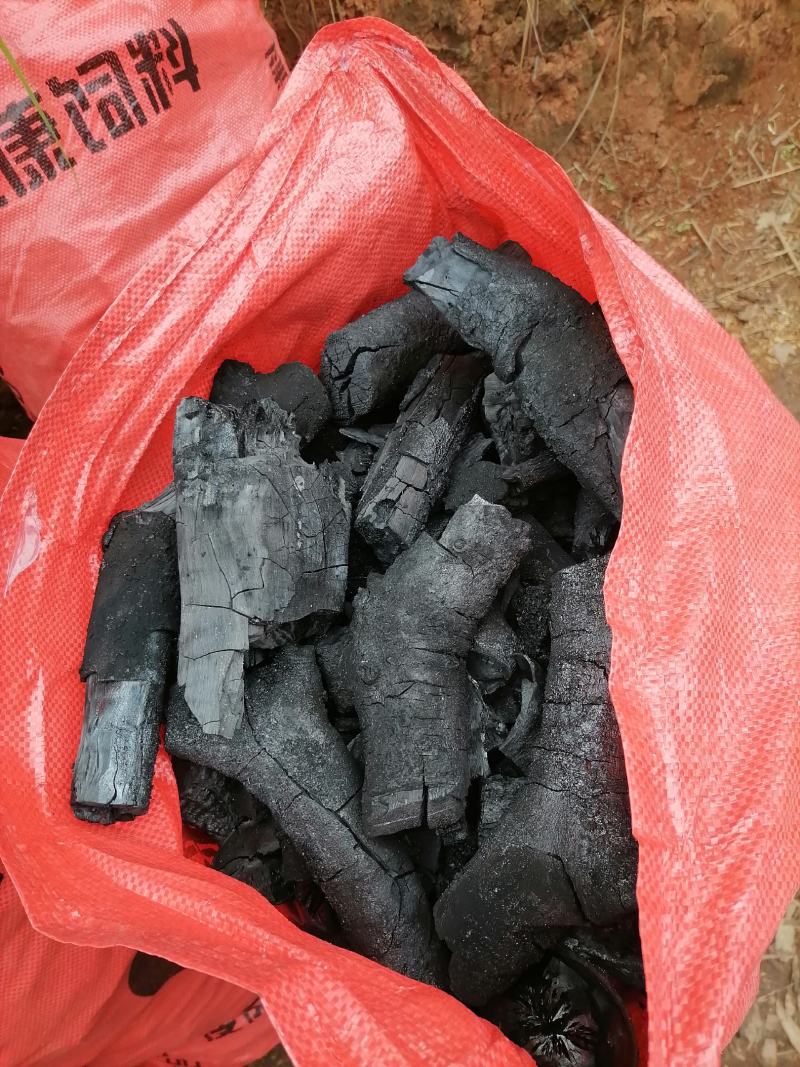 荔枝果木炭，农户土窑烧制，圈包乱包装，