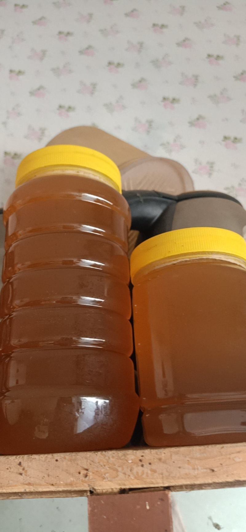 土蜂蜜自己喂养的土蜂蜜需要的老板朋友可以联系我
