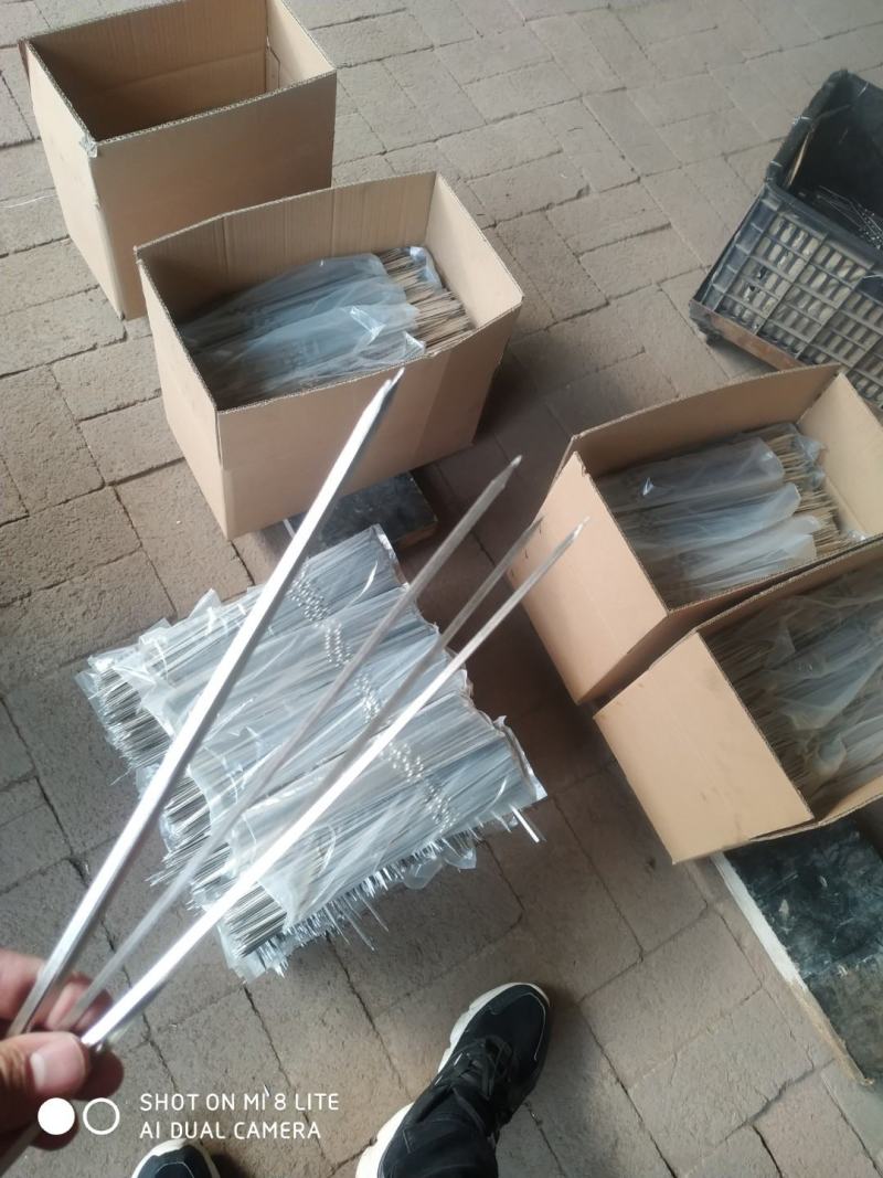 不锈钢烧烤用签，做工好，使用方法简单，结实耐用。