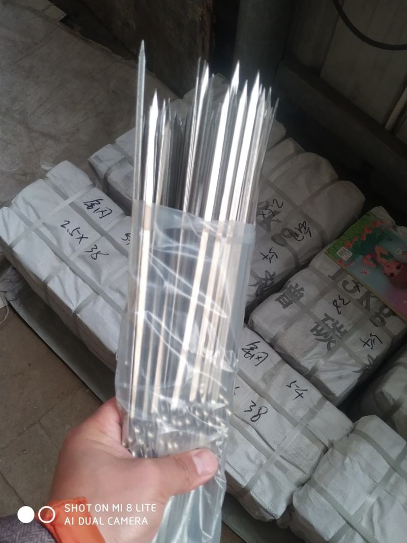 不锈钢烧烤用签，做工好，使用方法简单，结实耐用。