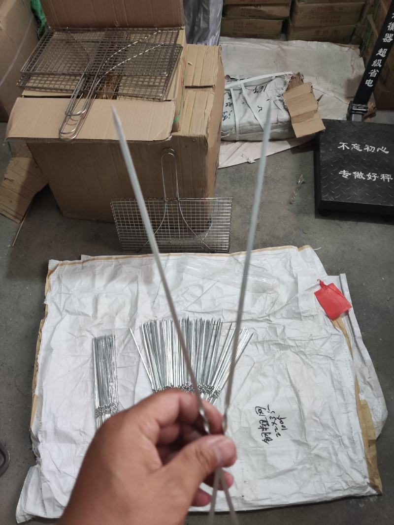 烧烤签子，铁制扁签子，结实好用。