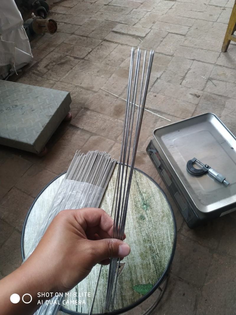 不锈钢烧烤用签，使用方法简单，结实耐用，可以订做各种型号