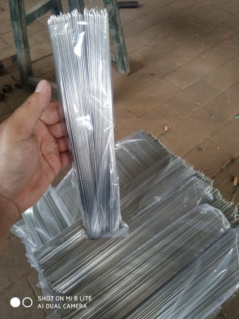 不锈钢烧烤用签，使用方法简单，结实耐用，可以订做各种型号