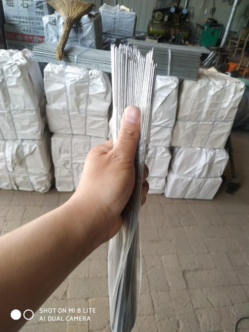 不锈钢烧烤用签，使用方法简单，结实耐用，可以订做各种型号