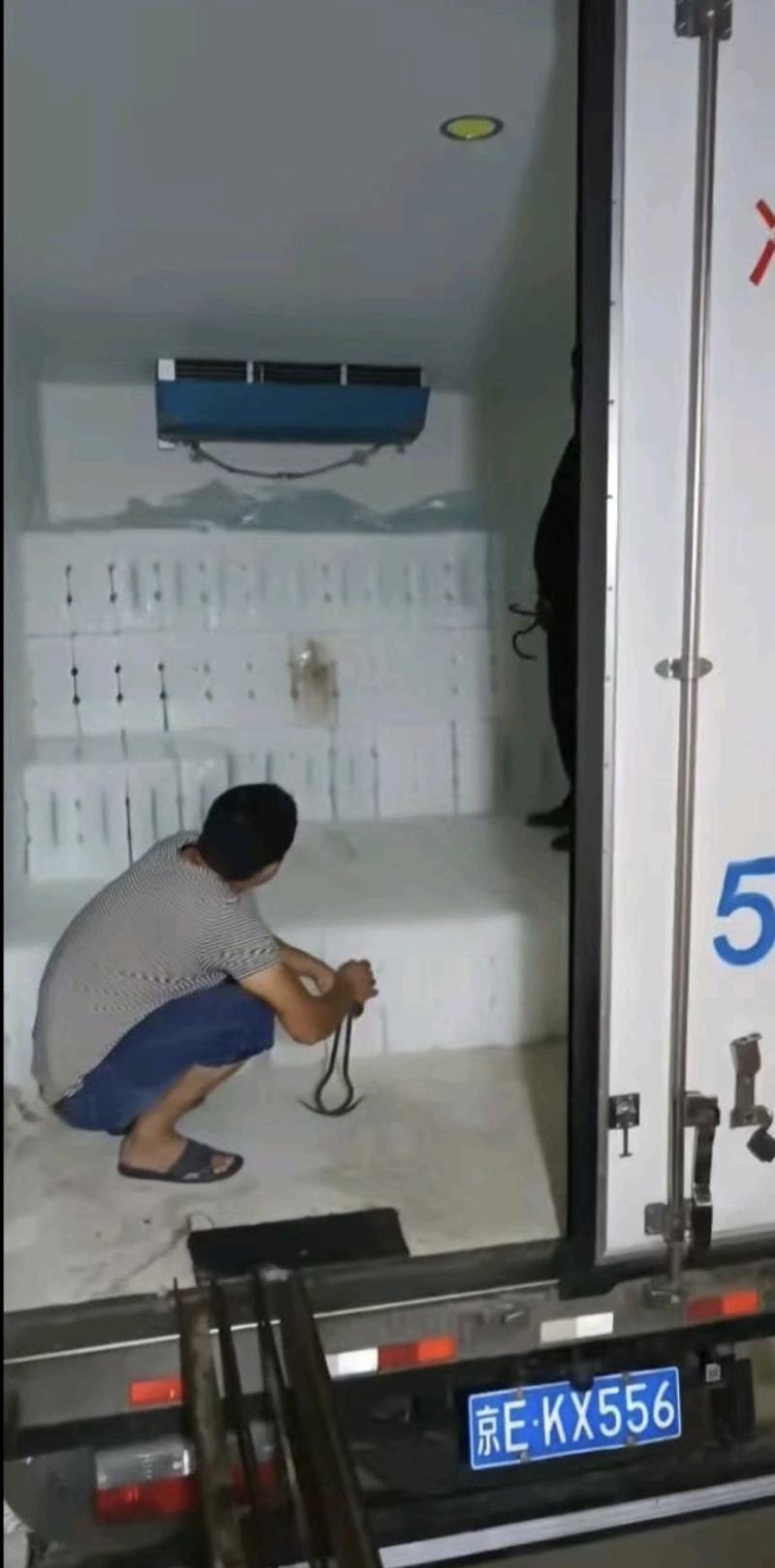 【厂家发货】机制冰块，冰瓶，碎冰，各种冰块，适合冷藏保鲜专用